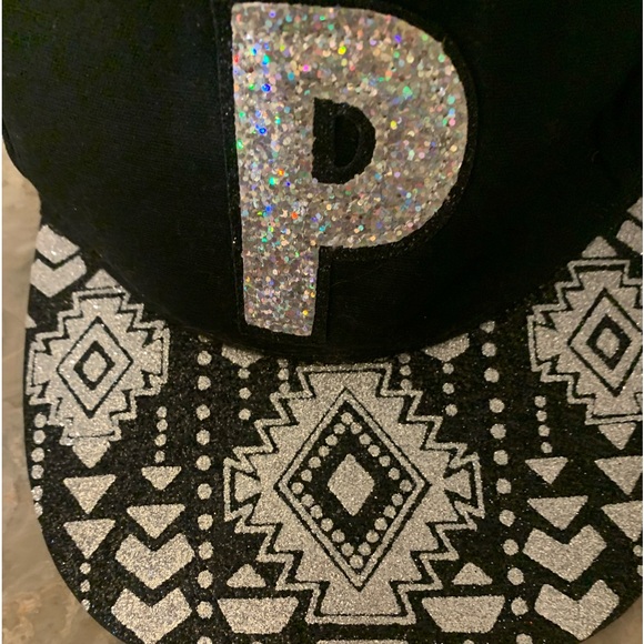 Justice hat - Picture 2 of 5